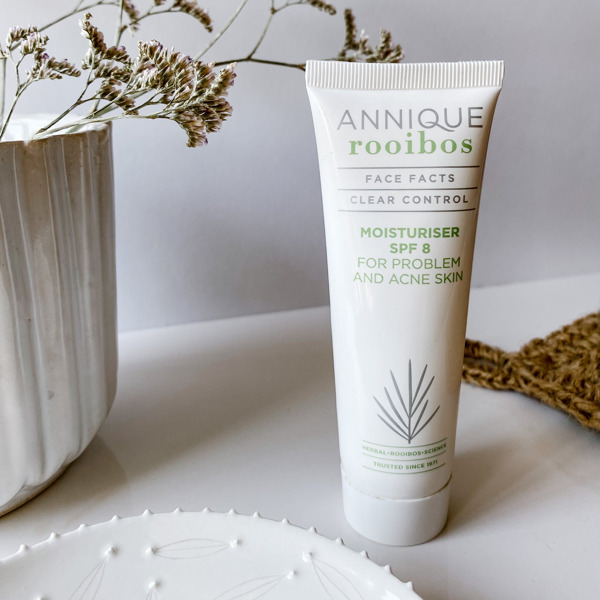 ANNIQUE Rooibos Face Facts Moisturiser SPF 8 50ml A light, daily moisturiser for young and problematic skin